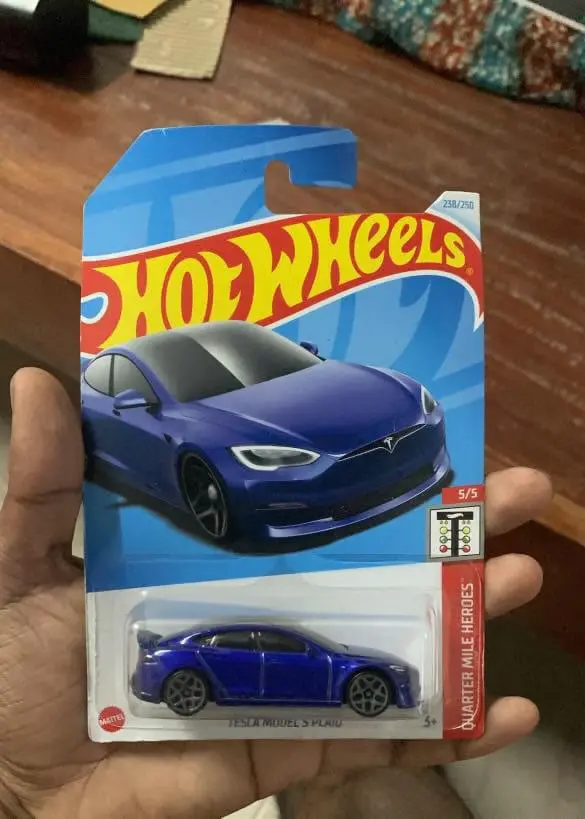 HOT WHEELS QUARTER MILE HEROES 5/5 TESLA MODAL S PLAID TOY CAR  (Blue, Pack of: 1)