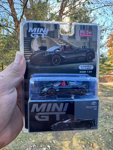 EXCLUSIVES MINI GT MiJo Exclusives Huayra Roadster - Black